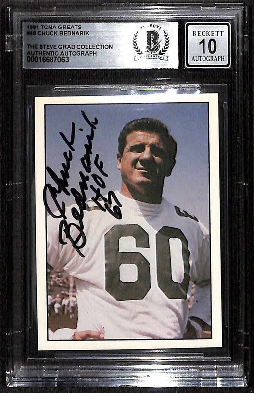 1981 TCMA Football Greats #46 Chuck Badnarik EAGLES Signed Card BECKETT Auto 100