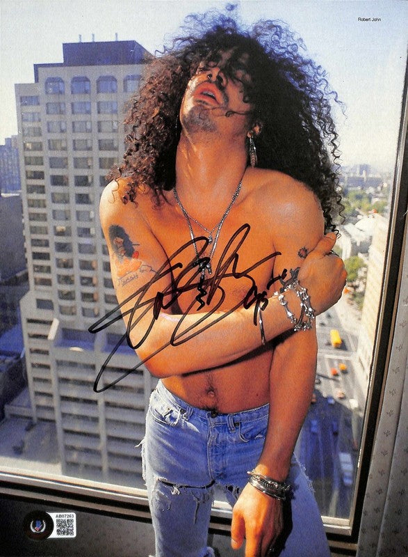 Slash of Guns N Roses Signed Magazine Photo BECKETT (Grad Collection)  0