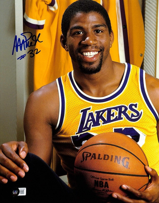 Magic Johnson Lakers Signed 11x14 Photograph BECKETT (GRAD COLLECTION)0