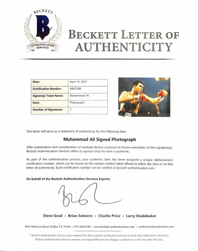 Muhammad Ali Boxing Legend Signed 8x10 Photograph BEECKETT LOA1