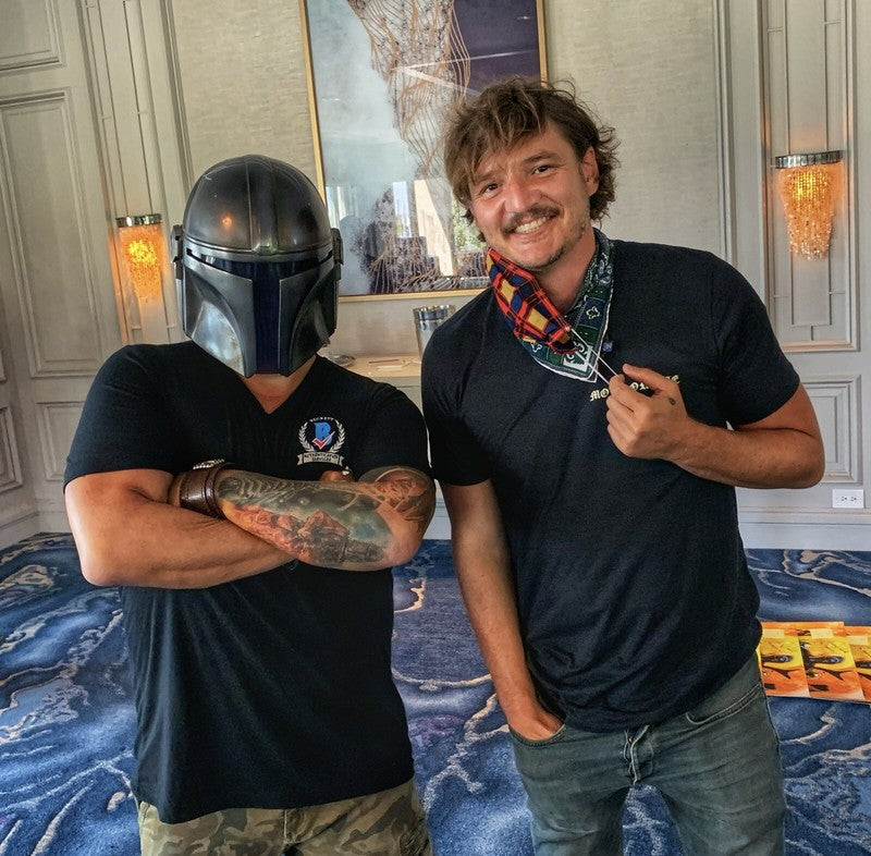 Pedro Pascal "The Mandalorian" SW Signed 11x14 Photo BECKETT (Grad Collection)1
