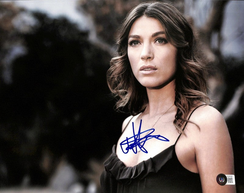 Justified Natalie Zea Signed 11x14 Photo BECKETT (Grad Collection)0