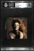 Shania Twian Signed CD Insert 'Queen of Me' BECKETT (Grad Collection)0
