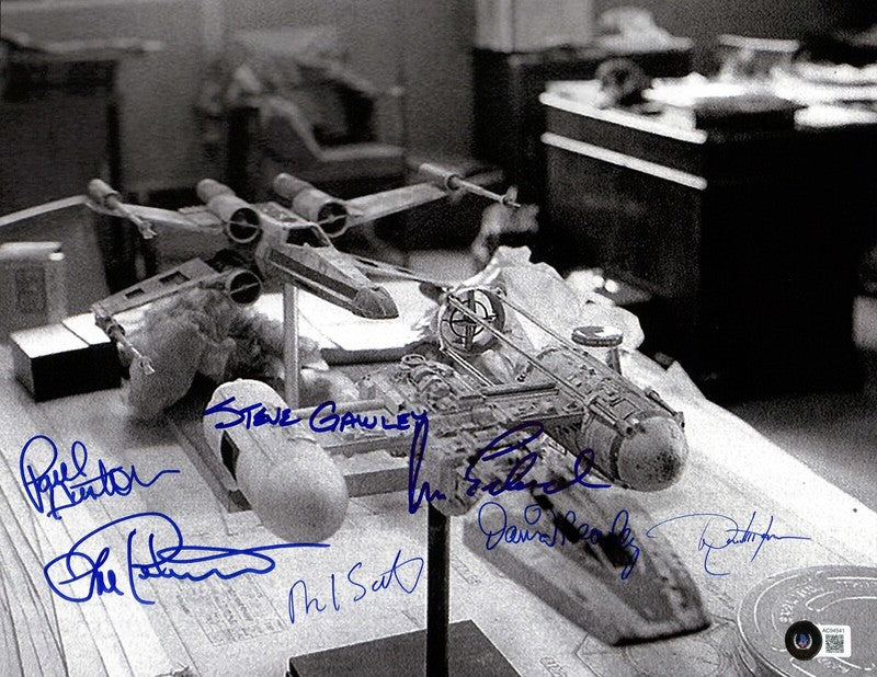 Original ILM Model Shop Signed 11x14 B&W Photo – Star Wars Model Makers BECKETT0