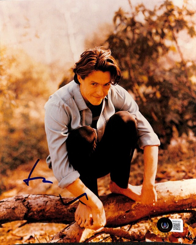 Hugh Grant Notting Hill Signed 8x10 Photograph BAS0