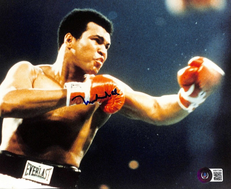 Muhammad Ali Boxing Legend Signed 8x10 Photograph BEECKETT LOA0