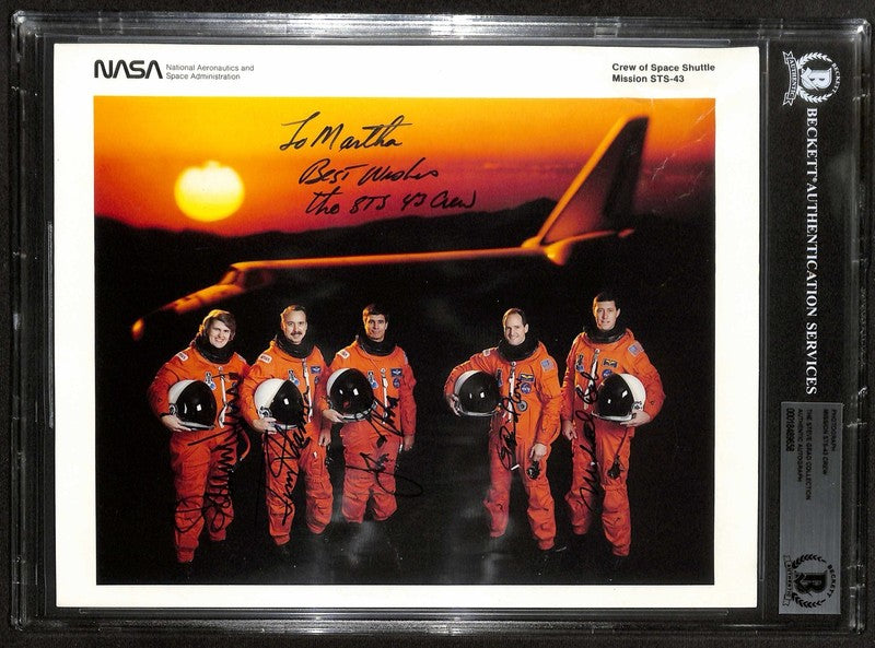 STS-43 NASA Space Shuttle Crew Signed 8x10 Photo BECKETT BAS0