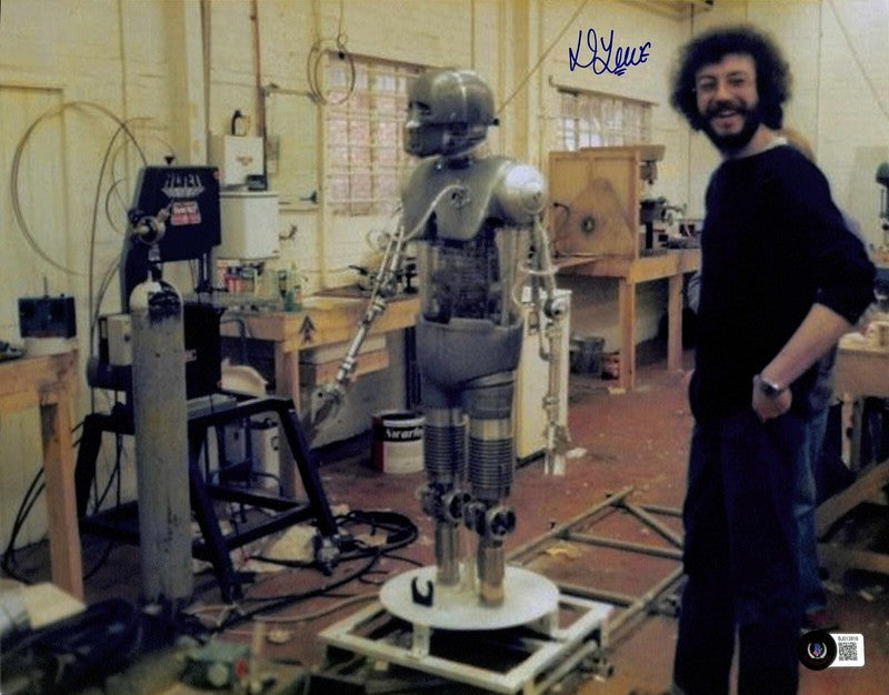 Dennis Lowe Star Wars ESB SFX Medical Droid Signed 8x10 Photograph BECKETT0