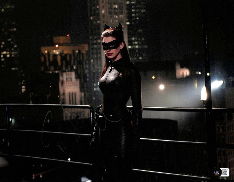 Anne Hathaway “Cat Woman” Dark Knight Rises Signed 11x14 Photograph BECKETT0