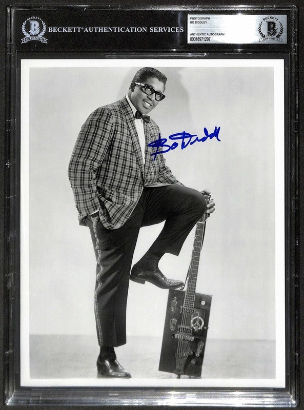 Bo Diddley Music Legend Signed 8x10 Photograph BECKETT (Grad Collection)0