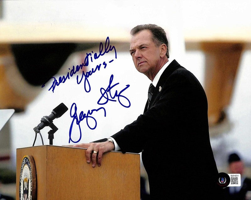 24 Gregory Itzin Signed 8x10 Photograph BECKETT (Grad Collection)0