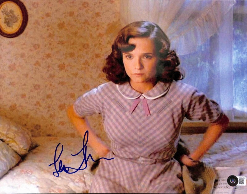 Lea Thompson “Lorraine Baines McFly” Back to the Future Signed 11x14 BECKETT0