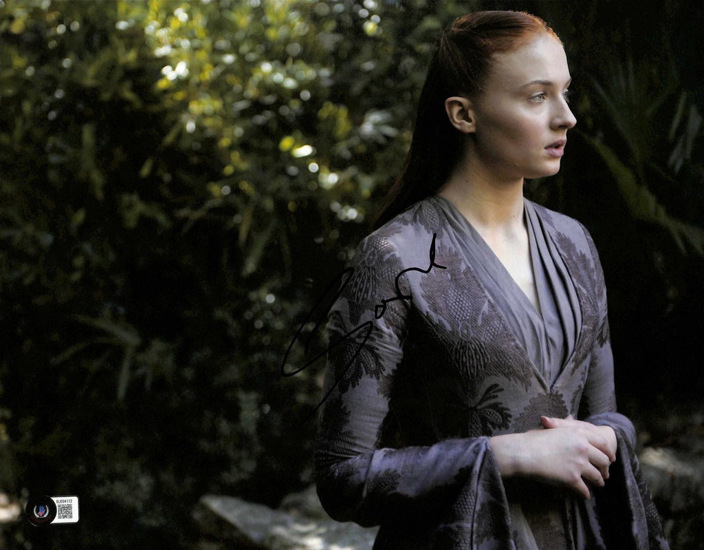 Sophie Turner Signed Game of Thrones 11x14 Photograph BECKETT0