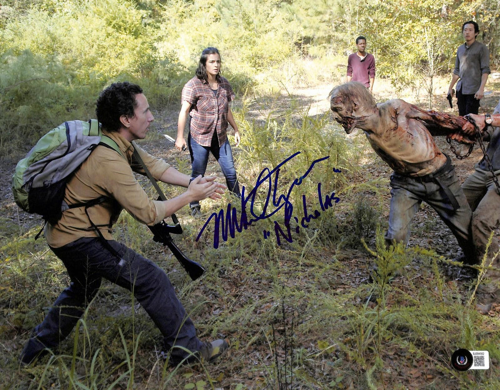 Michael Traynor Signed The Walking Dead Photo 11x14 Beckett Authenticated0