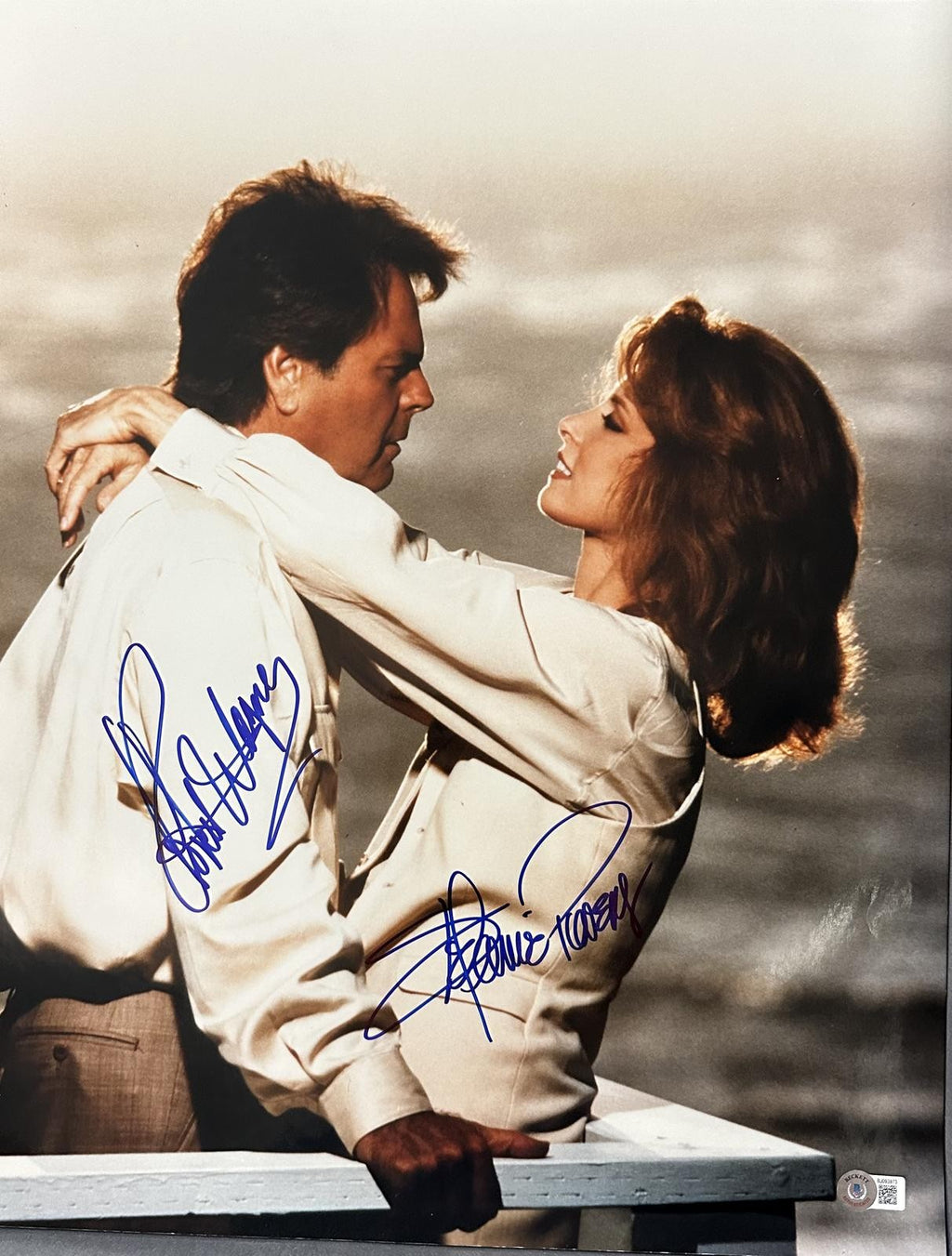 Robert Wagner & Stefanie Powers Signed Heart To Heart Photograph 16x20 Beckett0