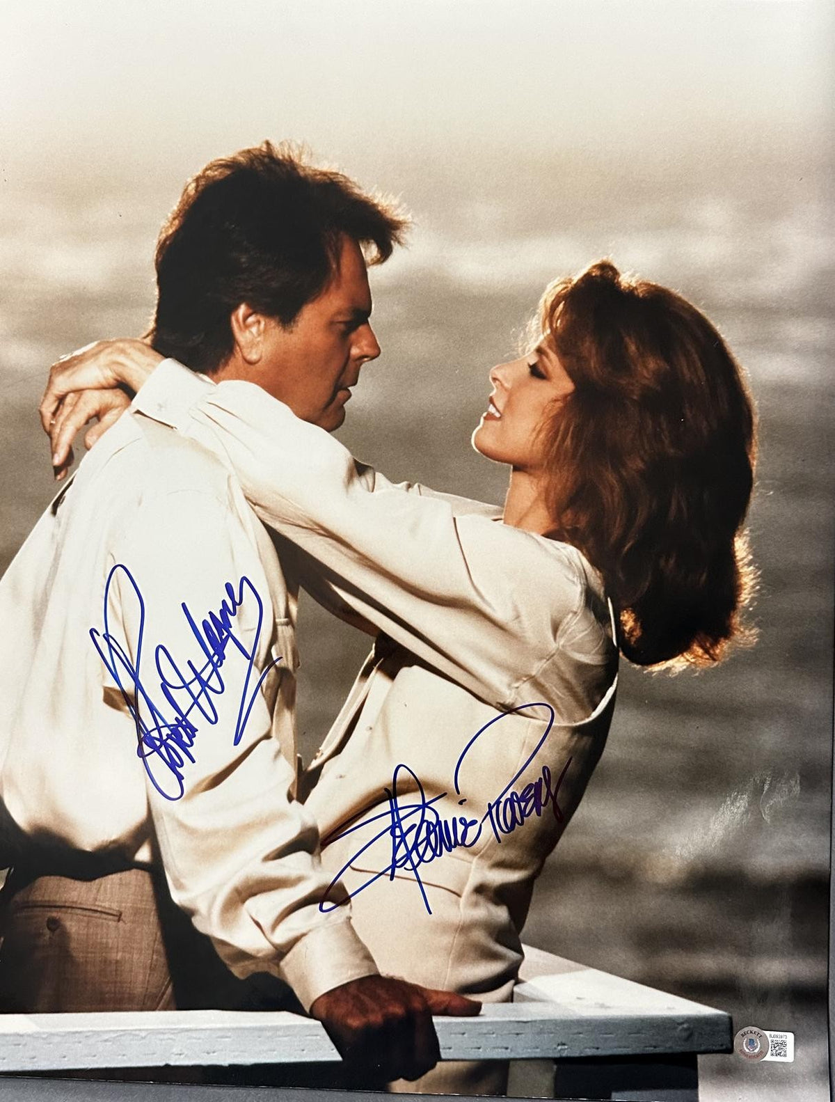 Robert Wagner & Stefanie Powers Signed Heart To Heart Photograph 16x20 Beckett0