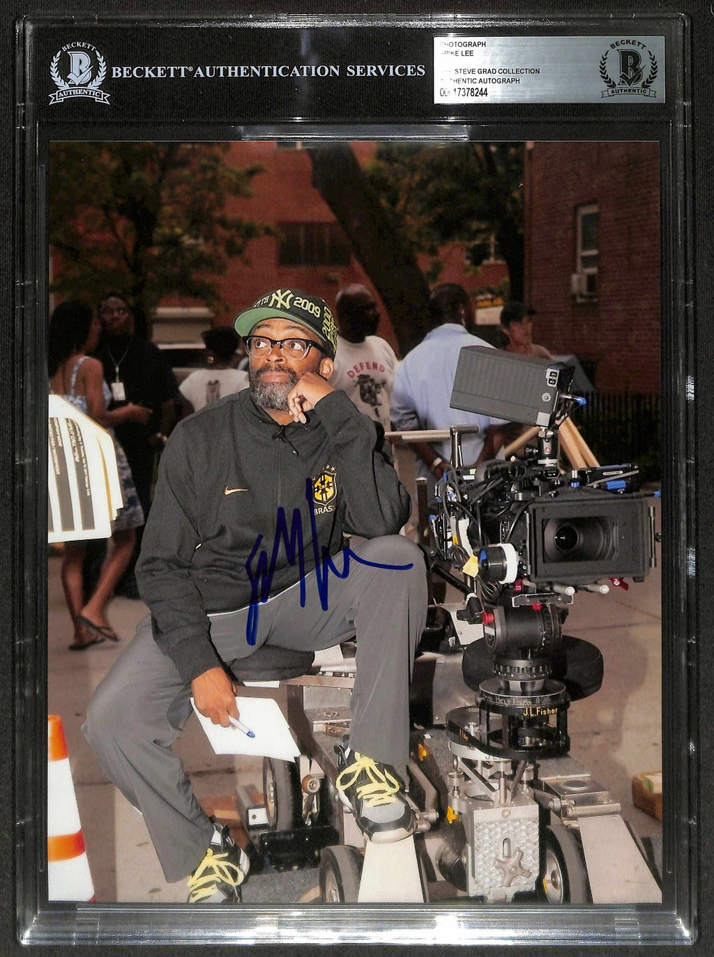 Spike Lee Signed 8x10 Photo Behind the Scenes BECKETT0