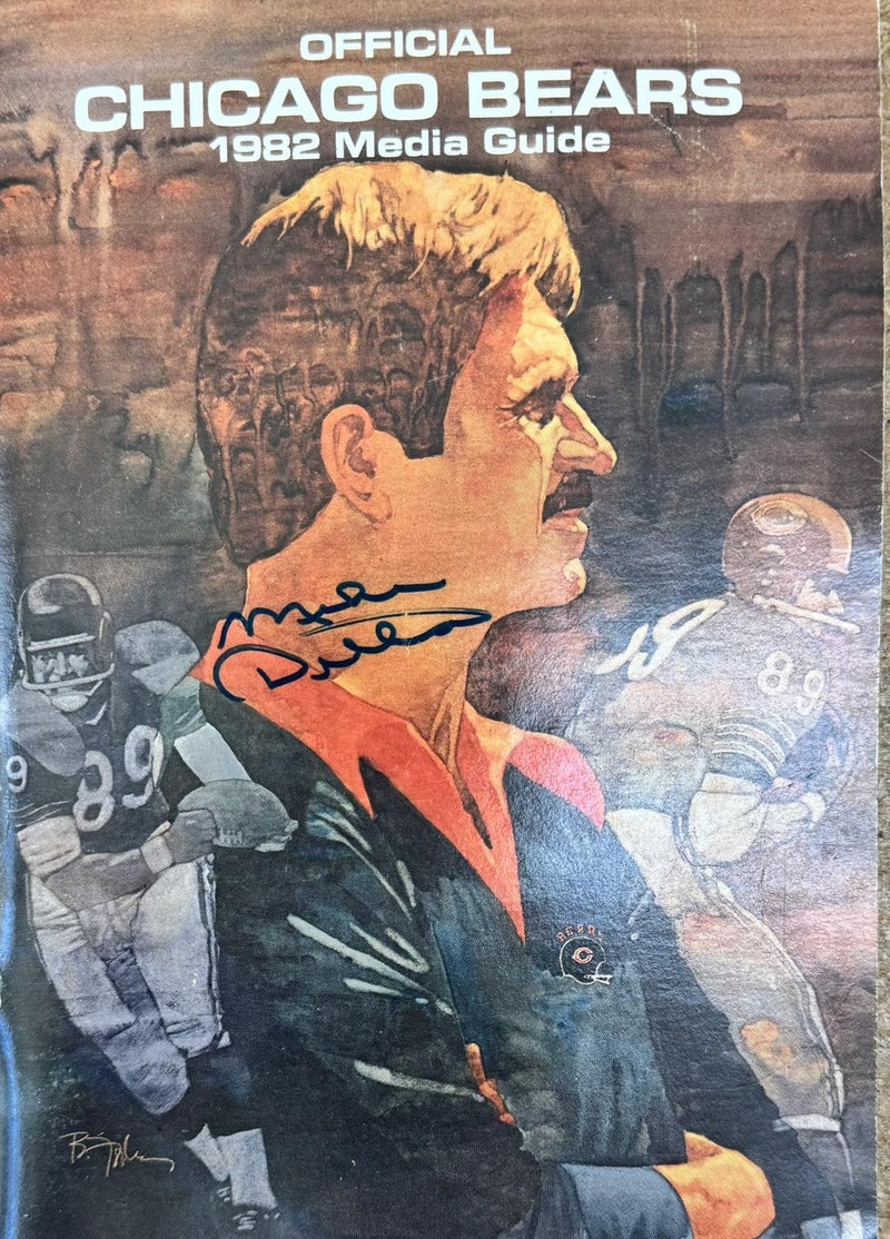1982 Chicago Bears Signed Official Media Guide By 48! Payton Ditka BAS0