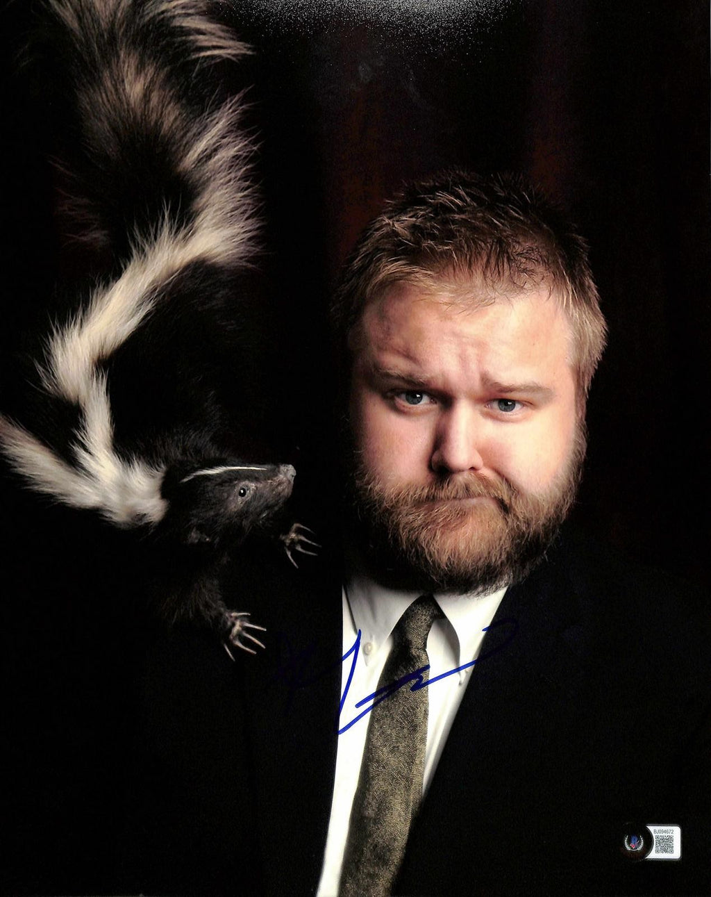 Robert Kirkman Walking Dead Signed Photograph 11x14 Beckett Authenticated0