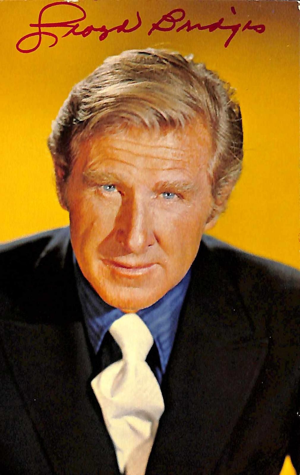 Lloyd Bridges Signed 51/2 x31/2 photo postcard  Beckett Authenticated0