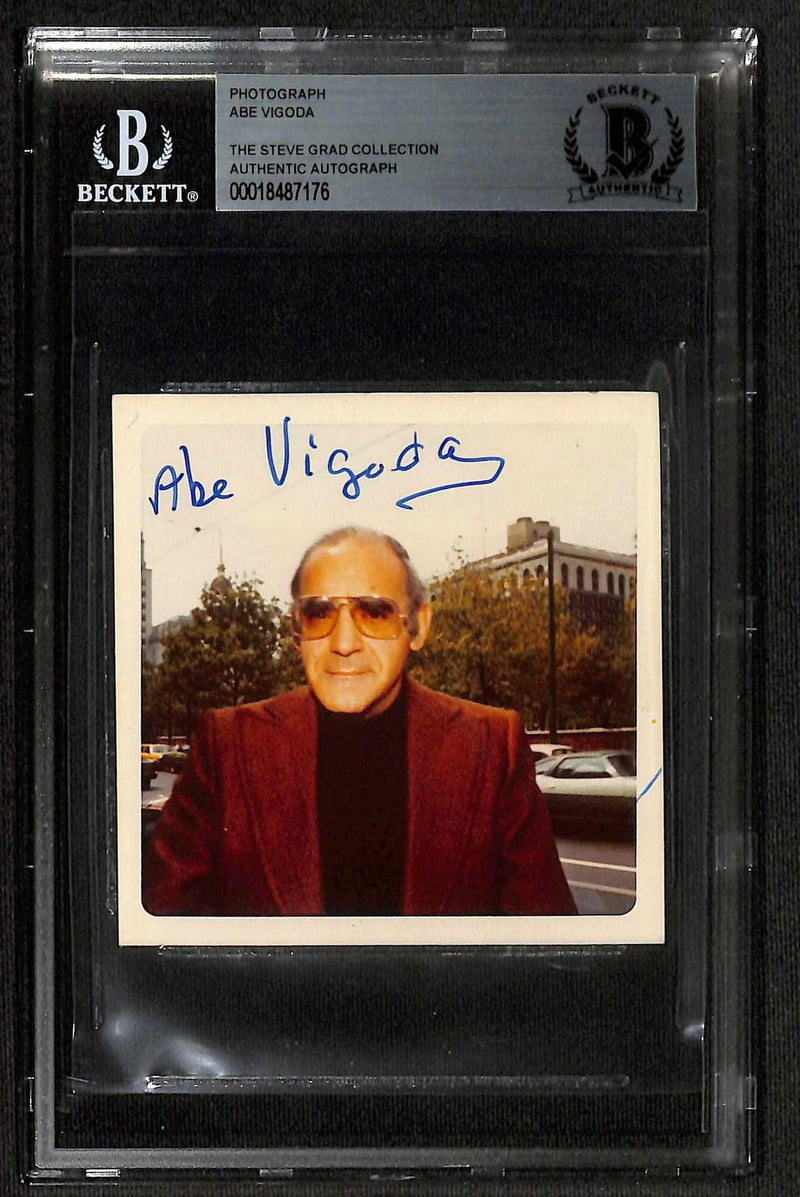 Abe Vigoda Signed Small Color Photograph Kodak Candid Beckett0