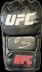 Dana White Signed UFC Glove Beckett Authenticated0