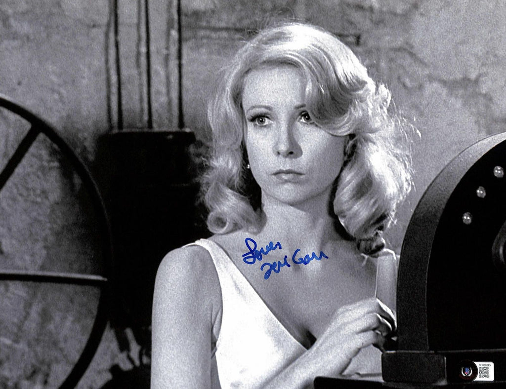 Teri Garr Signed Black and White Photograph 11x14 BECKETT0