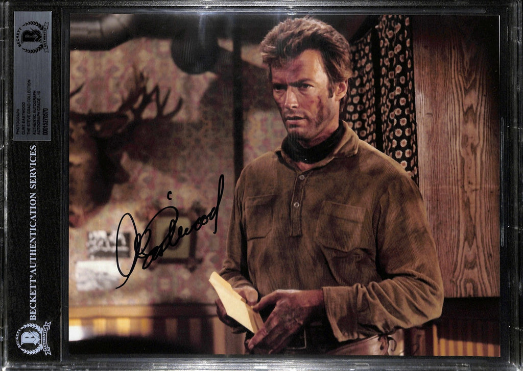 Clint Eastwood Signed 8x10 Western Photo BECKETT0